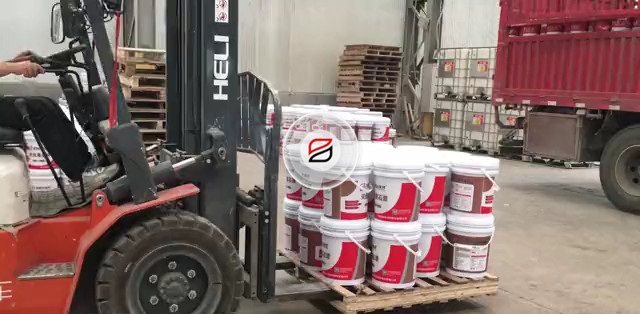 真石漆涂料裝車(chē)